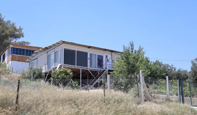 Uğruna cinayet işlenen ev gece kundaklanarak kullanılamaz hale geldi