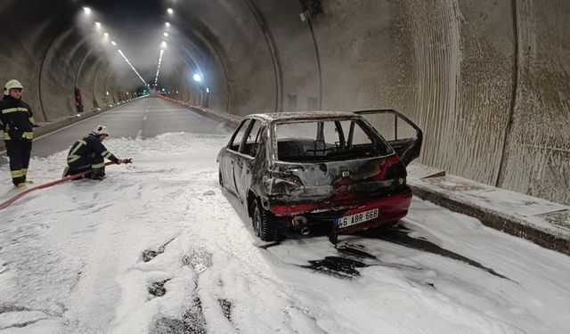 Kahramanmaraş'ta seyir halindeki araç kül oldu!