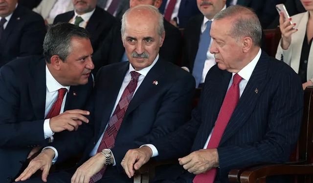 Cumhurbaşkanı Erdoğan ve CHP lideri Özgür Özel'in yakın sohbeti dikkat çekti