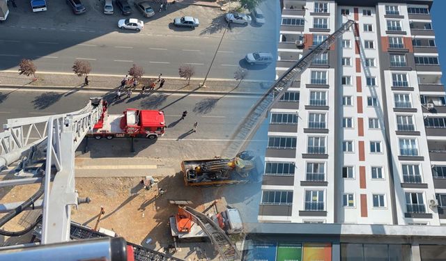 Kahramanmaraş'ta şiddetli rüzgar asansörü yan yatırdı