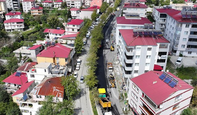 Büyükşehir Andırın’da ana arterlerin asfaltını bir bir yeniliyor