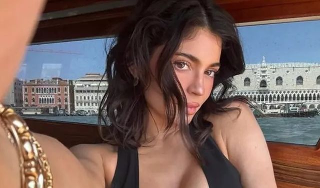 Kylie Jenner cesur tarzıyla bakana bir daha baktırdı