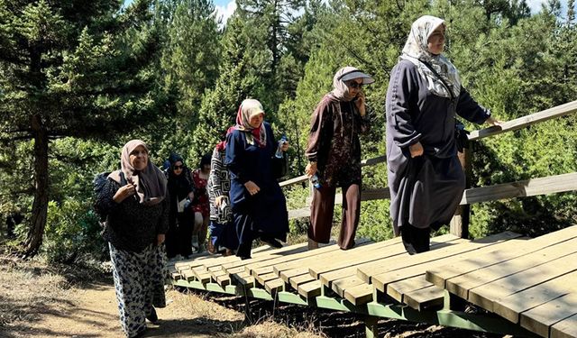 Kadınlar, Büyükşehir’in gezisinde doğayla bütünleşti