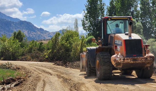 Büyükşehir, Göksun’da ulaşım konforu için sahada