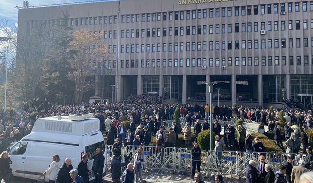 Kılıçdaroğlu hakim karşısına çıktı