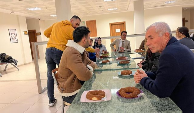 Cumhuriyet Başsavcısı Karakoca, erken gelen personele kahvaltı ısmarladı.