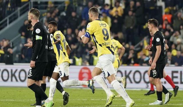 Nefes kesen maçı Fenarbahçe kazandı! 9 kişi kalan Rizespor'u son dakikalarda yıktı
