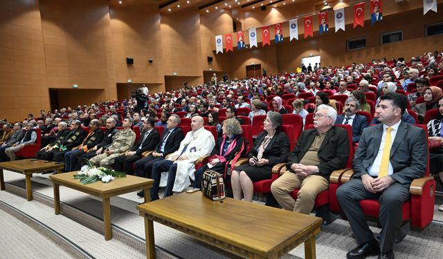 KSÜ’de Beyaz Önlük Giyme Töreni ve “İyi Hekimlik” Konulu Konferans Düzenlendi