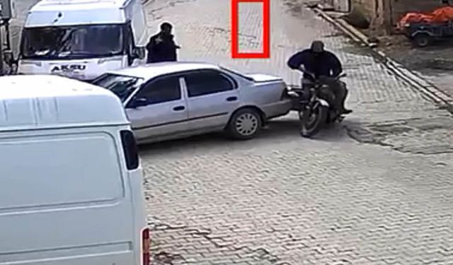 Kahramanmaraş’ta Geri Manevra Yapan Otomobil Sepetli Motora Çarptı