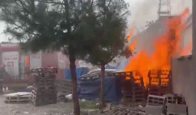 Kahramanmaraş’ta İş Yeri Yangını! İtfaiye Ekipleri Felaketi Önledi