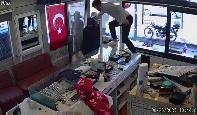 Kuyumcuda nefes kesen soygun girişimi: Kamera her şeyi kaydetti!