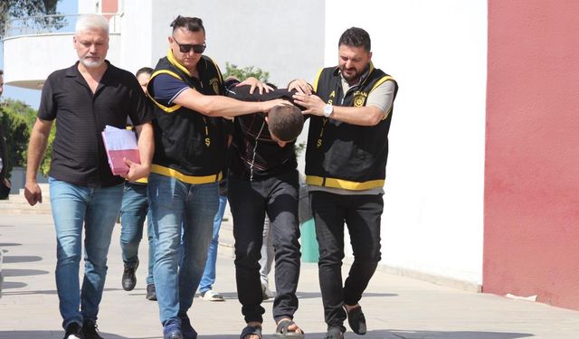 Motosikletle kapkaç yaptılar yakalanıp tutuklandılar