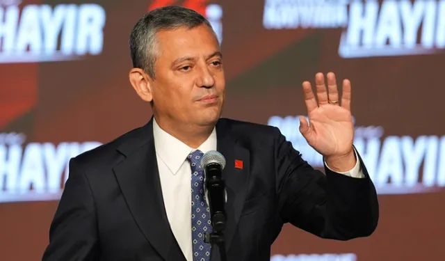 Özgür Özel, 22. Olağanüstü Kurultay'da yeniden CHP Genel Başkanlığına seçildi