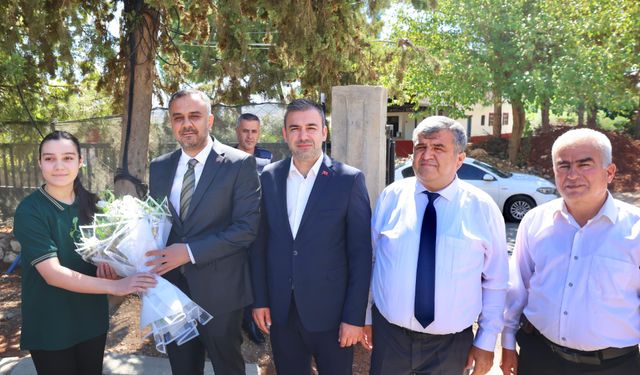 Başkan Toptaş’tan kırsal mahallelerdeki 7 bin öğrenciye kırtasiye seti desteği