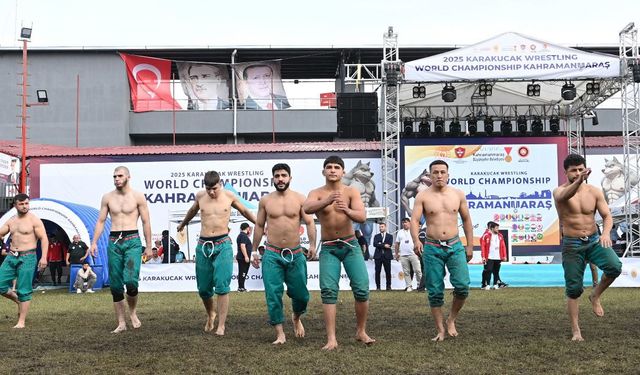 Güreşin kalbi Kahramanmaraş’ta attı! Türk Sporcular tarih yazdı