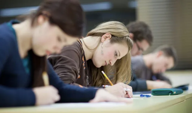 11. sınıfta diploma, 12. sınıfta 1 gün okul... Eğitim sistemi değişiyor