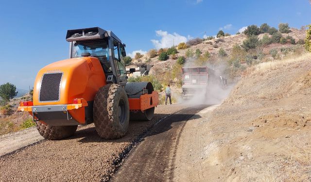 Dulkadiroğlu'nda yol seferberliği sürüyor