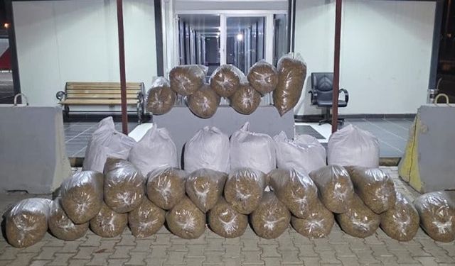 Kahramanmaraş'ta emniyetten kaçakçılığa darbe! 449 kilo tütün yakalandı