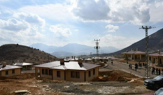 Göksun’daki köy evleri projesinde ödeme iddialarına net yanıt