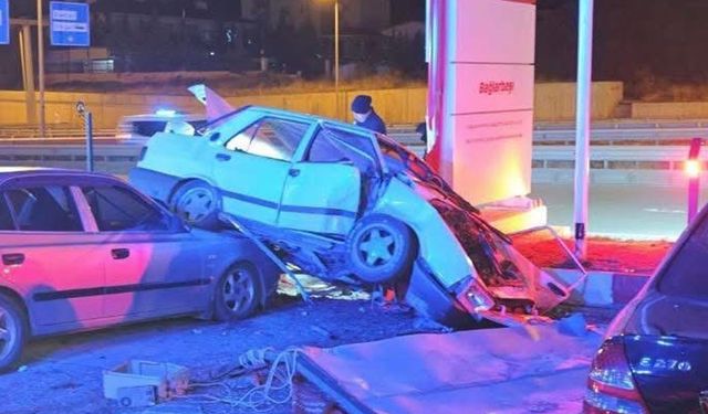 Park halindeki araçlara çarpan otomobil hurdaya döndü: 1 ölü, 1 ağır yaralı