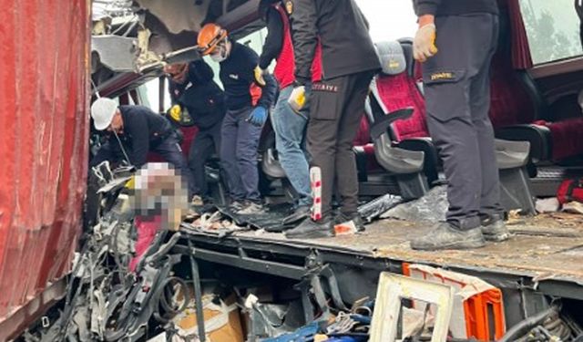 Osmaniye’de yolcu otobüsü tıra çarptı: 7 ölü, çok sayıda yaralı