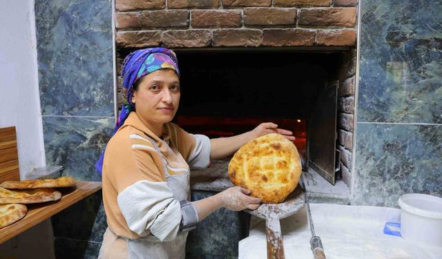 Göksun’da 160 yıllık ekmek geleneği sürdürülüyor