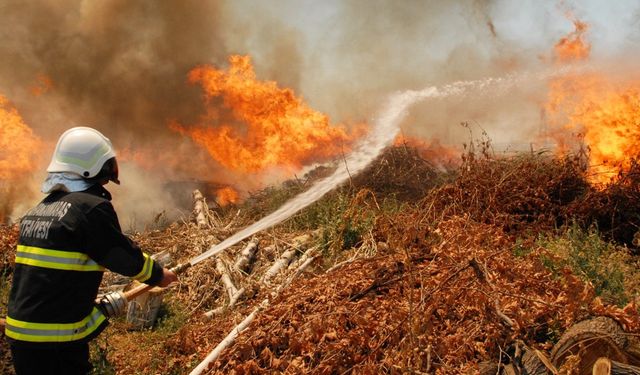 Büyükşehir İtfaiyesi Kasım’da 1.104 olaya müdahale etti