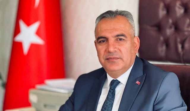 Onikişubat Muhtarlar Derneği Başkanı Gürbak: Bayrak namusumuzdur