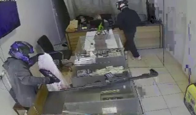 Kuyumcu soygunu 3 dakikada 3 kilo altın çalındı