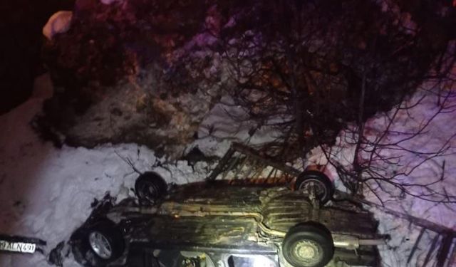 Onikişubat’ta kontrolden çıkan otomobil köprüden uçtu