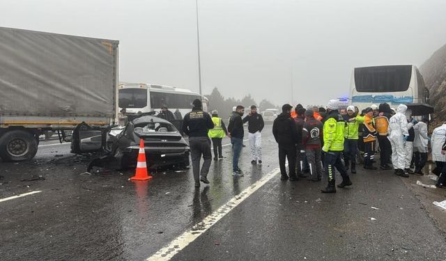 Sabah saatlerinde korkunç kaza: Yol kapandı, ölü ve yaralılar var