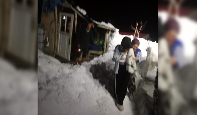 Kahramanmaraş'ta dağda rahatsızlanan kadın için ekipler seferber oldu