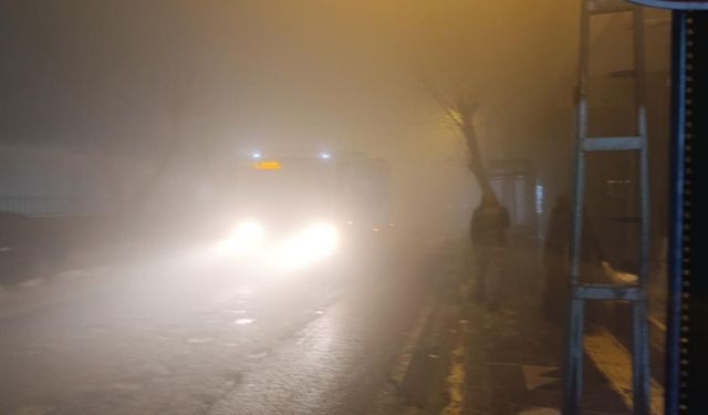 Kahramanmaraş'ı sis kapladı! Göz gözü görmüyor