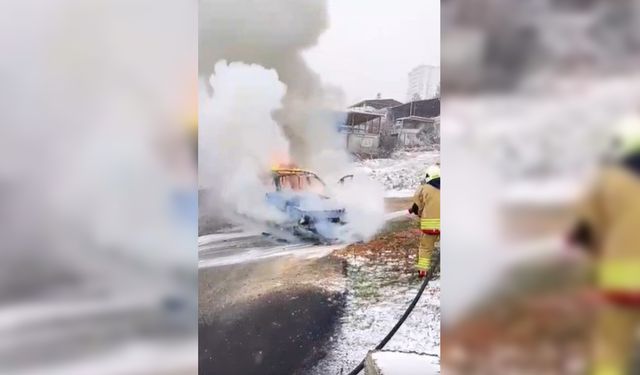Kahramanmaraş'ta faciadan dönüldü! Seyir halindeki araç alev aldı