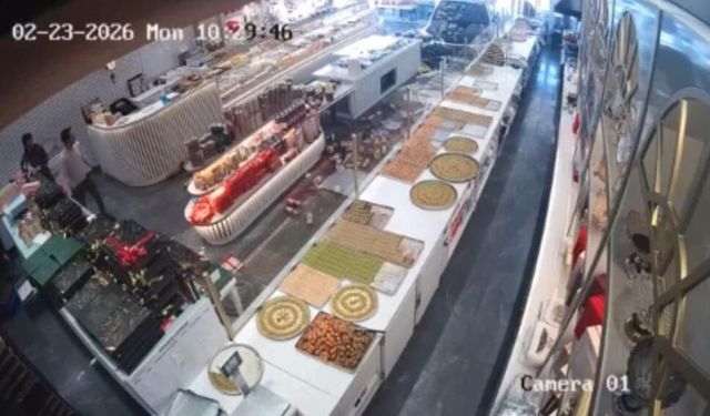 Direksiyon hakimiyetini kaybetti, dükkâna daldı