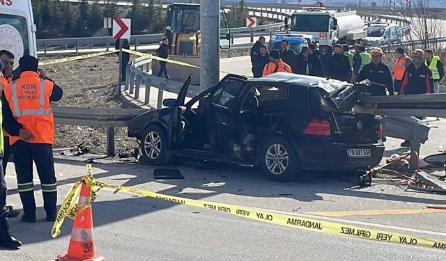 Karaman’da  otomobil bariyerlere ok gibi saplandı! Anne ve baba öldü, çocuk yaralı