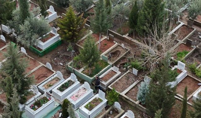 Sel mezarlığı vurdu! Mezarlar kayboldu, tepki yağdı