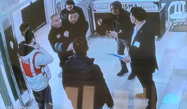 Lastiği patladı, Polis kucağında sınava yetiştirdi