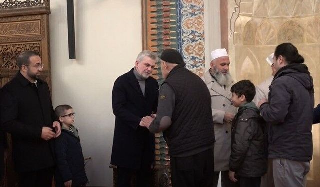 Depremin ardından ilk bayram: Ulu Cami doldu taştı