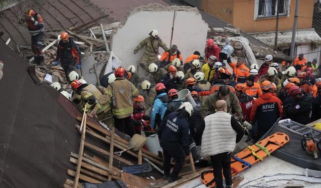 Fatih Ayvansaray’da patlama: 9 Kişi enkaz altında