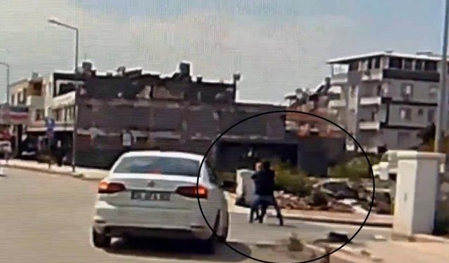 Araç kamerası kaydetti: Hatay’da gaspçı kısa sürede yakalandı