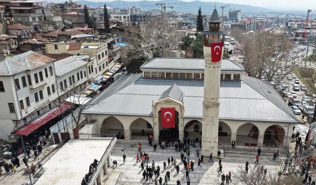Kahramanmaraş'ta asırlık Ulu Cami yeniden cemaatle buluştu