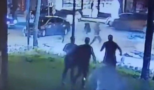 Bursa'da motosikletlinin metrelerce sürüklendiği feci kaza kamerada