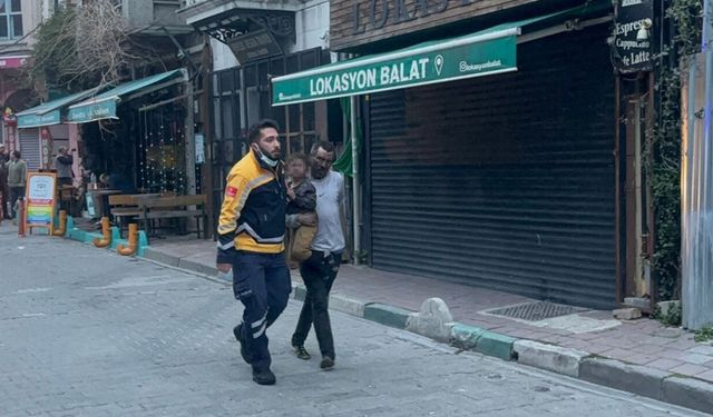 İstanbul'da 3 katlı binada yangın çıktı: 1 ölü 5 yaralı