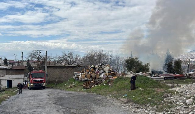 Kahramanmaraş’ta iş yeri alevler içinde kaldı!
