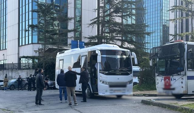 Araçları hasar gören servisçiler:Can sağlığı olsun polislerimize bir şey olmadı mala zarar gelsin cana zarar gelmesin