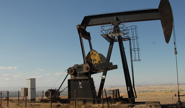 Brent petrol 100 doların altına geriledi