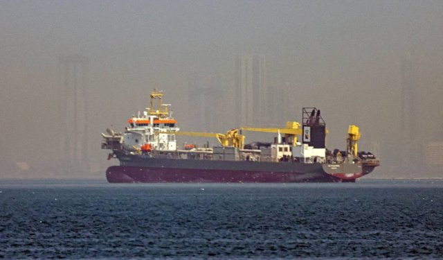 İran: "(Hürmüz Boğazı’nda) Askeri gemilerin geçişi hala yasak"