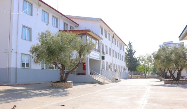 Ayser Çalık Ortaokulu 23 Nisan'da sessiz