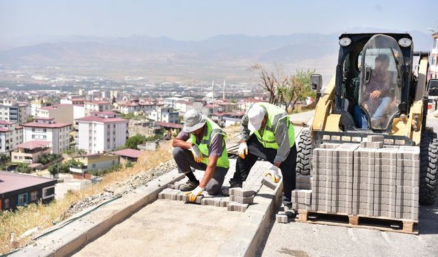 Ballıca’nın çehresi değişti! Kilit parke ve merdiven çalışmaları tamamlandı
